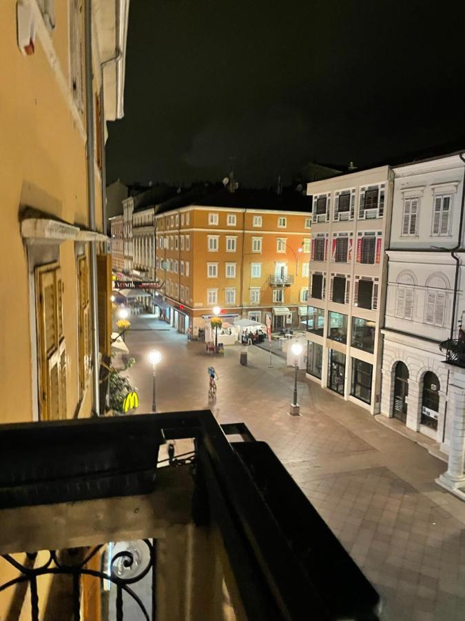 Appartamento Linden Korzo Fiume Esterno foto
